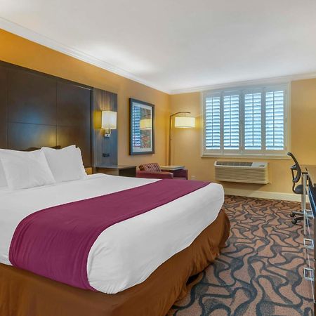 Best Western Plus Airport Plaza San Jose Bagian luar foto