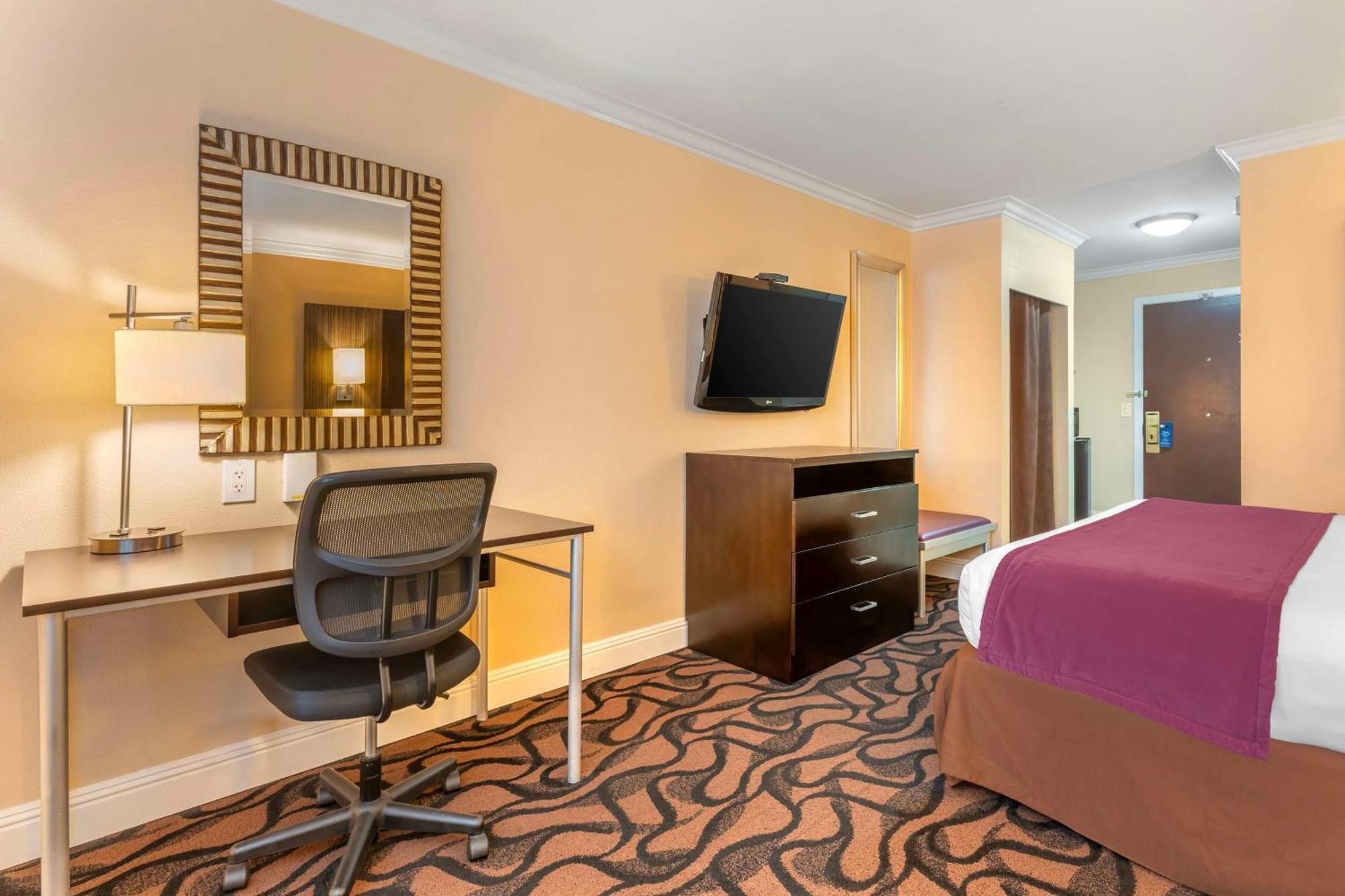 Best Western Plus Airport Plaza San Jose Bagian luar foto