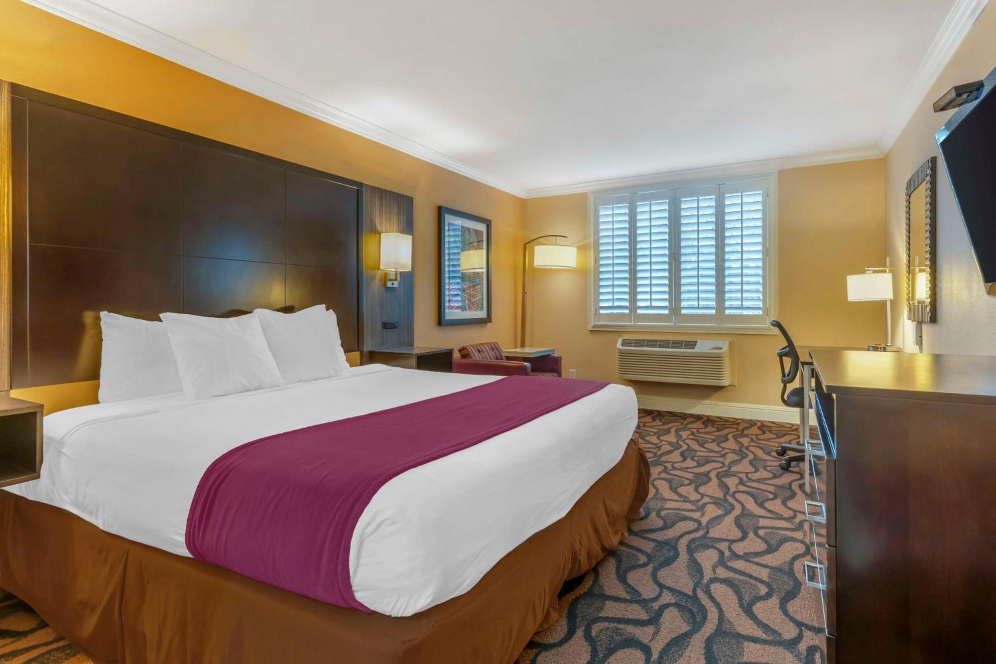 Best Western Plus Airport Plaza San Jose Bagian luar foto