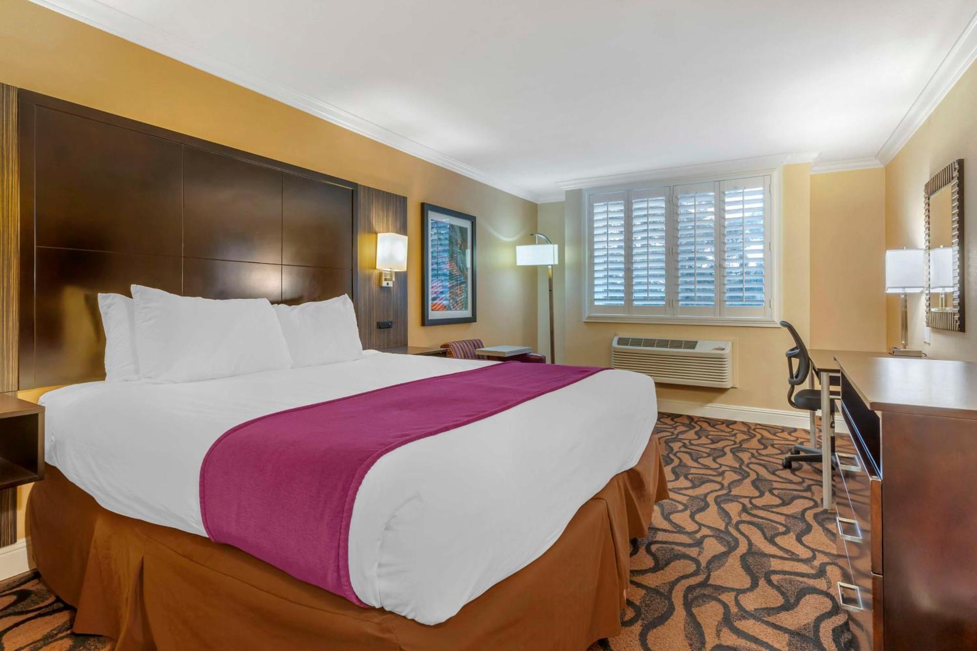 Best Western Plus Airport Plaza San Jose Bagian luar foto
