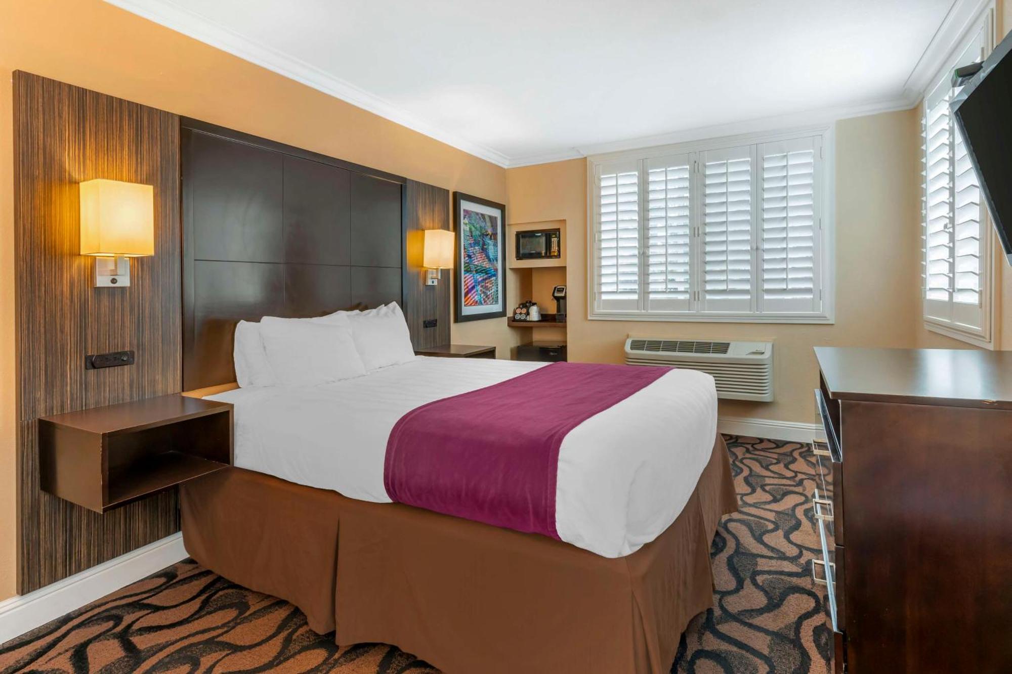 Best Western Plus Airport Plaza San Jose Bagian luar foto