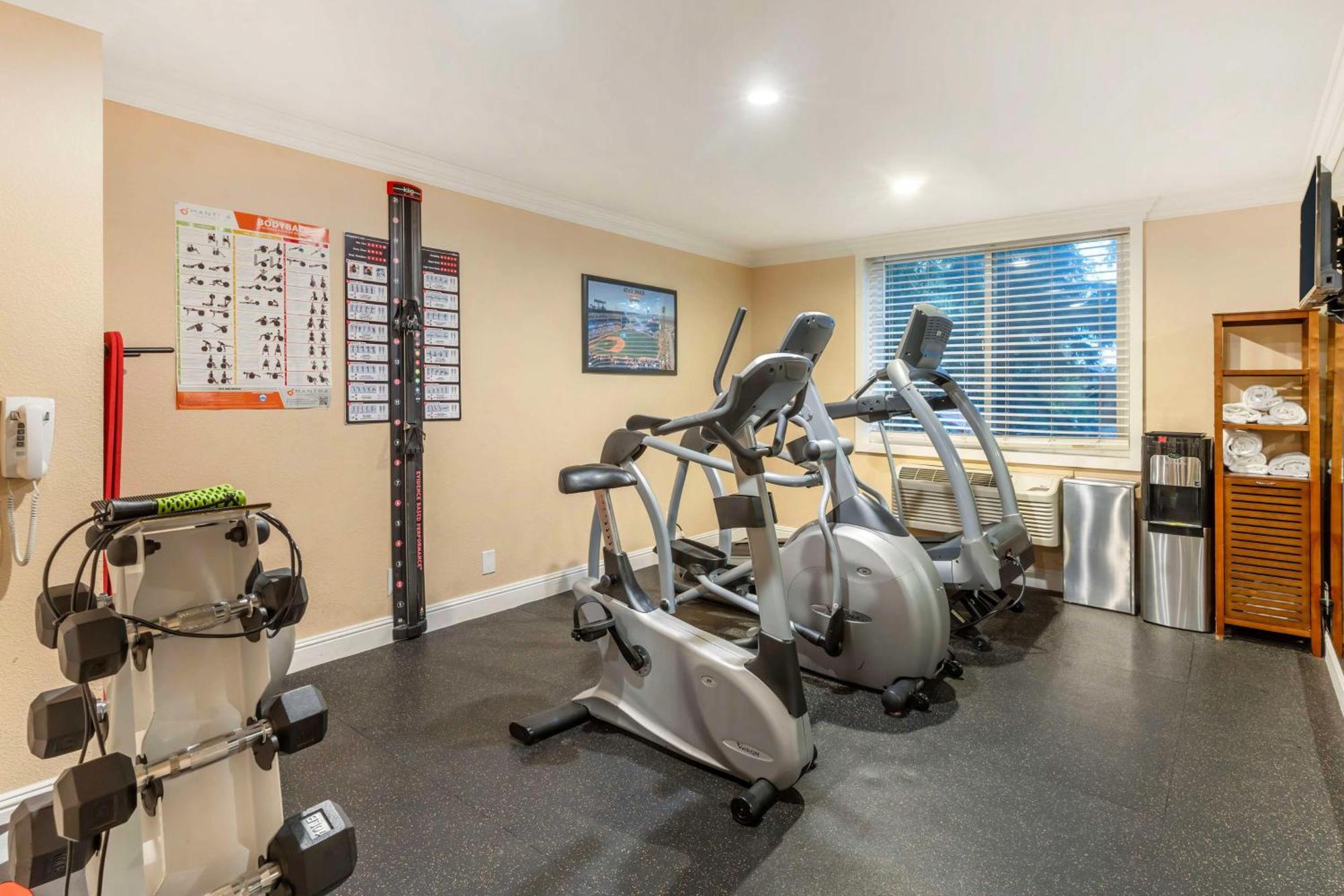 Best Western Plus Airport Plaza San Jose Bagian luar foto
