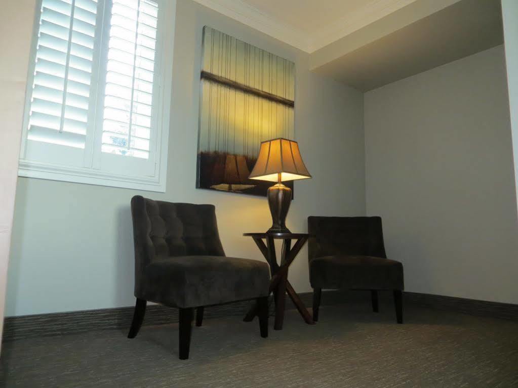 Best Western Plus Airport Plaza San Jose Bagian luar foto